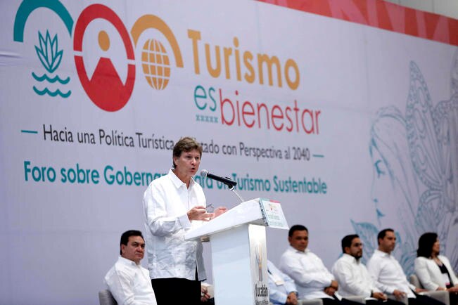 El titular de la Sectur, Enrique de la Madrid, consideró que el auge del turismo requiere más impuestos para cubrir necesidades de la población. (SECTUR)