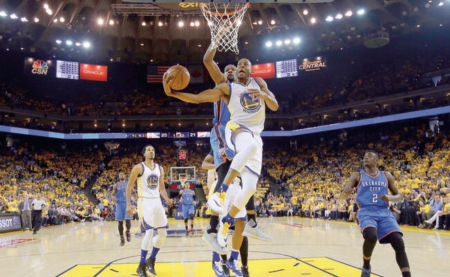 Kevin Durant firma por dos años y 53 mdd