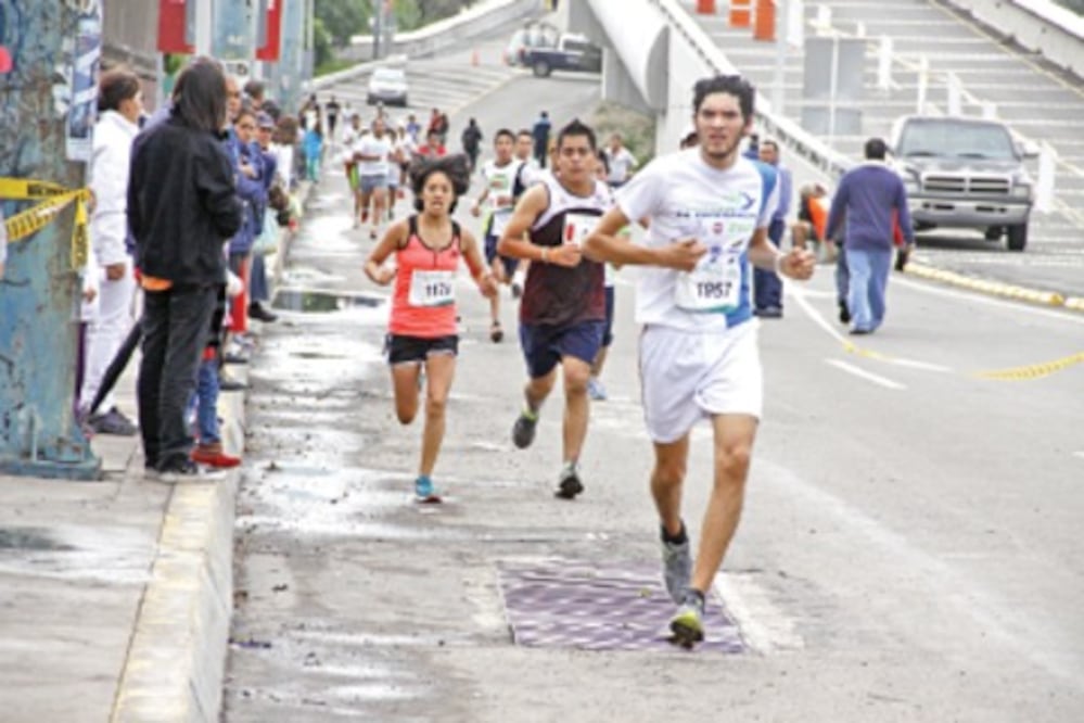 Gran éxito la IV Carrera IMSS 2013 