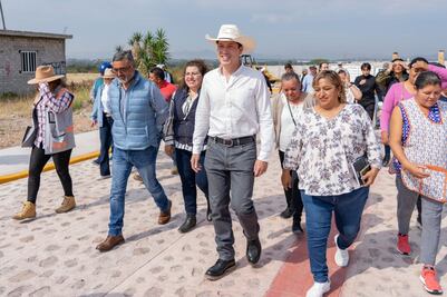 Rodrigo Monsalvo supervisa obras en seis comunidades de El Marqués