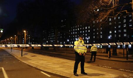 Atentado frente al Parlamento en Londres deja cinco muertos