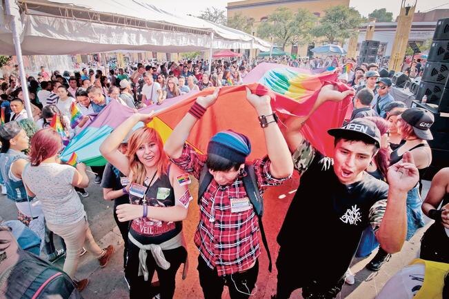 UAQ: gays, con los mismos derechos que cualquiera