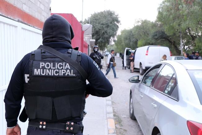Detienen a federales por presunta extorsión