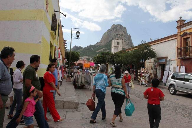 Hugo Burgos propone fomentar turismo estatal