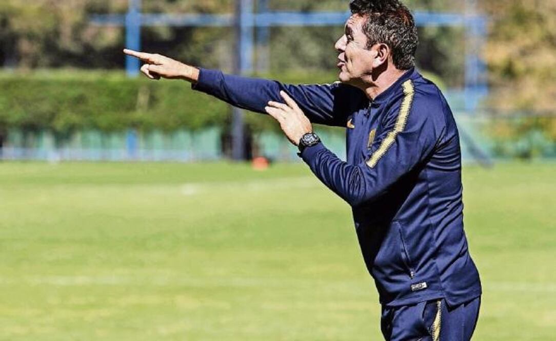 Patiño no contará con Arribas en el cuadro bajo. (CONSTANTINO CRUZ. IMAGO7)