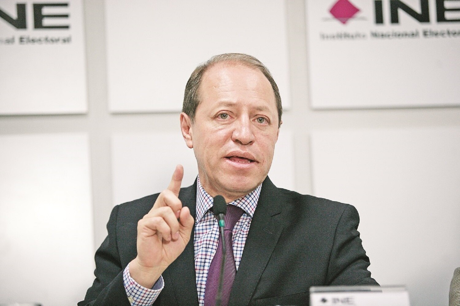 Marco Antonio Baños dijo que el INE no ha reportado ningún problema con las transferencias, luego del ciberataque contra bancos. FOTO: ARCHIVO