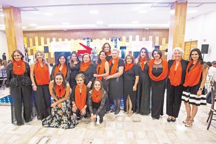 Cena altruista aderezada con música y sorpresas