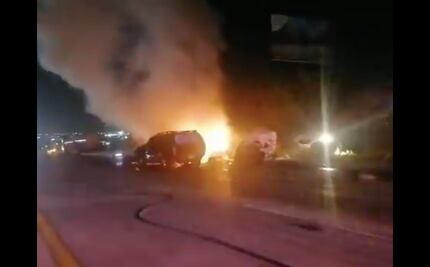 Hay dos menores de edad hospitalizados, tras carambola en la autopista México-Querétaro