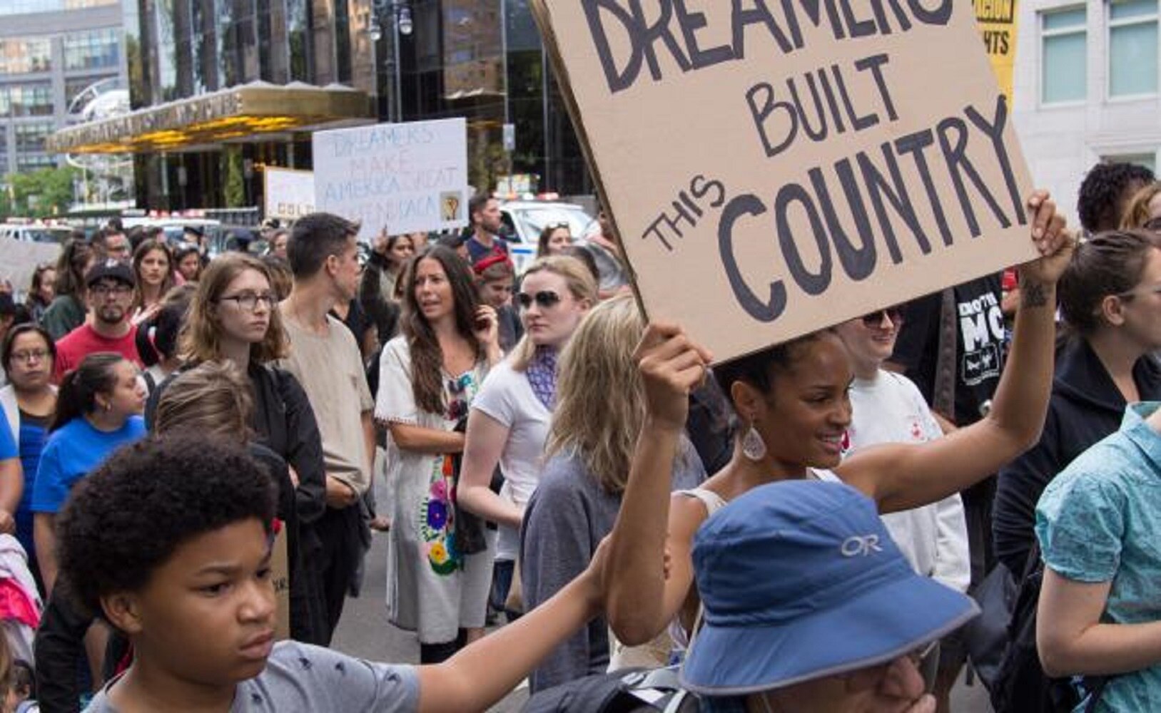 Zuckerberg pide presionar al Congreso para mantener a los "dreamers"