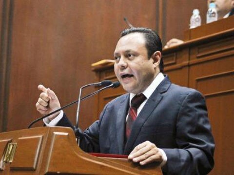Diputados se reúnen con el gobernador