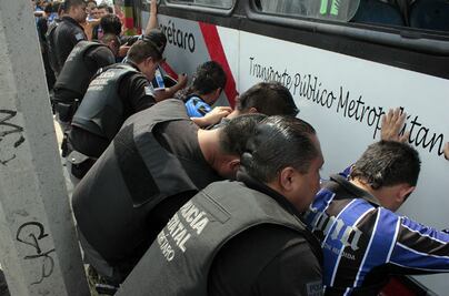 Catean a aficionados de Gallos 