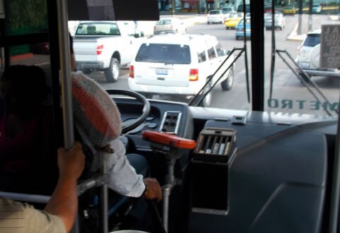 Contratan operadores del transporte público