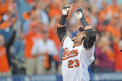 Orioles zarandea a Tigres en Playoffs