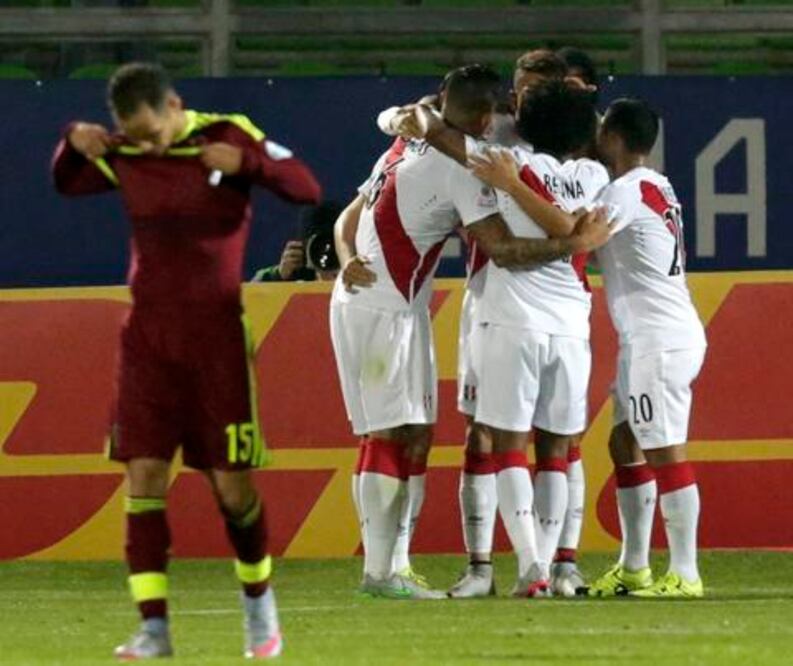 Perú se impone y le mete suspenso