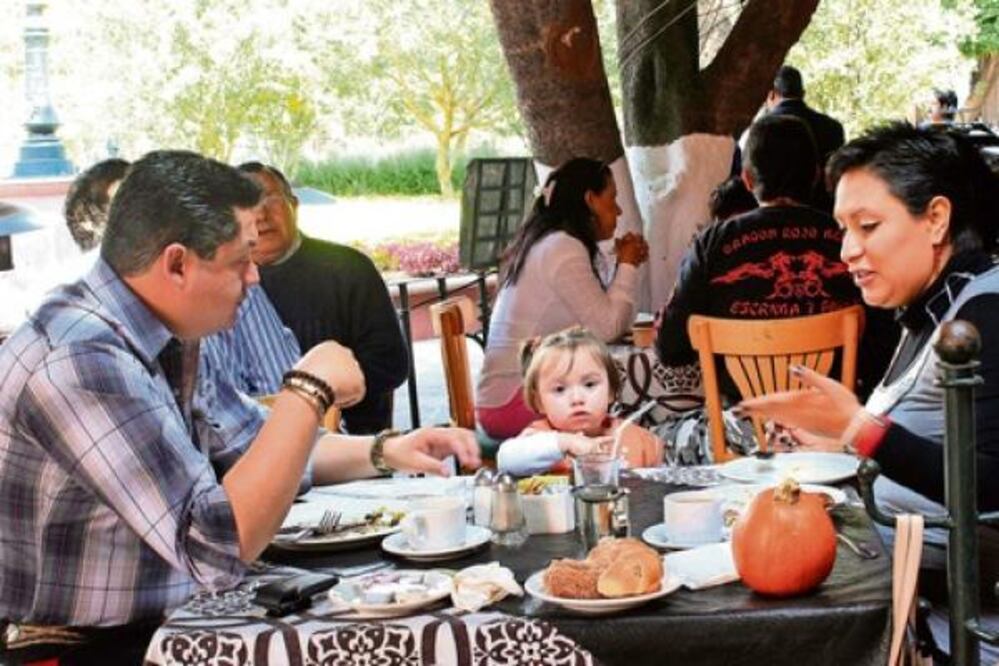 Crece 16% derrama por turismo en 2012