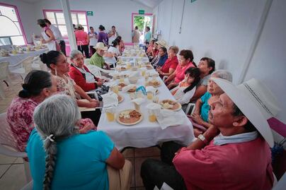 Recortan recursos a 10 programas sociales