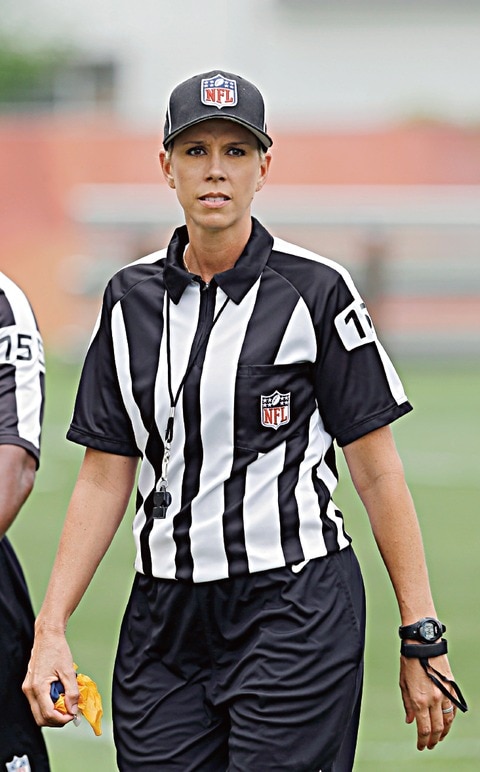 Histórico: habrá mujer oficial en juegos de NFL