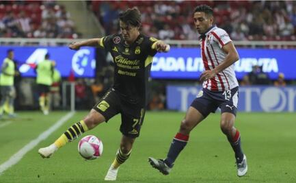Chivas cae ante Monarcas en el estadio Akron