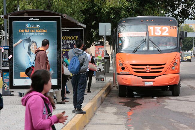 Propondrá Mauricio Kuri reordenar paradas de autobús