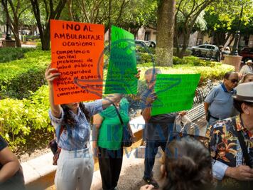 Locatarios del Mercado Escobedo piden retirar a vendedores ambulantes