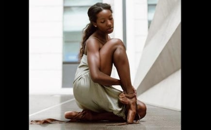 Bailarina reclama por medias que no van con su piel