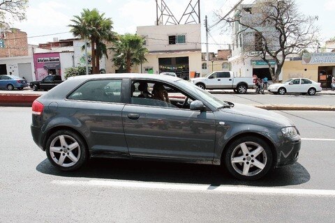 Aumenta renta de automóviles de lujo