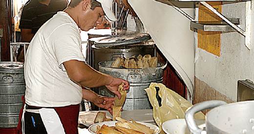 ¡A pagar los tamales!