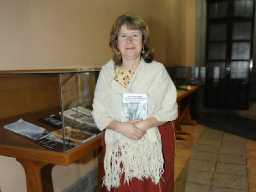 Presentan libro de brujas y demonios