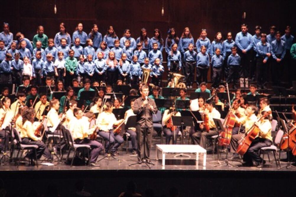 Esperanza Azteca de aniversario