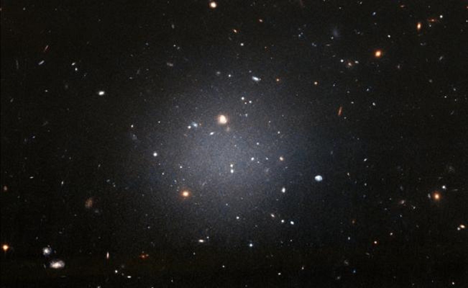 Galaxia sin materia oscura pone en duda teorías