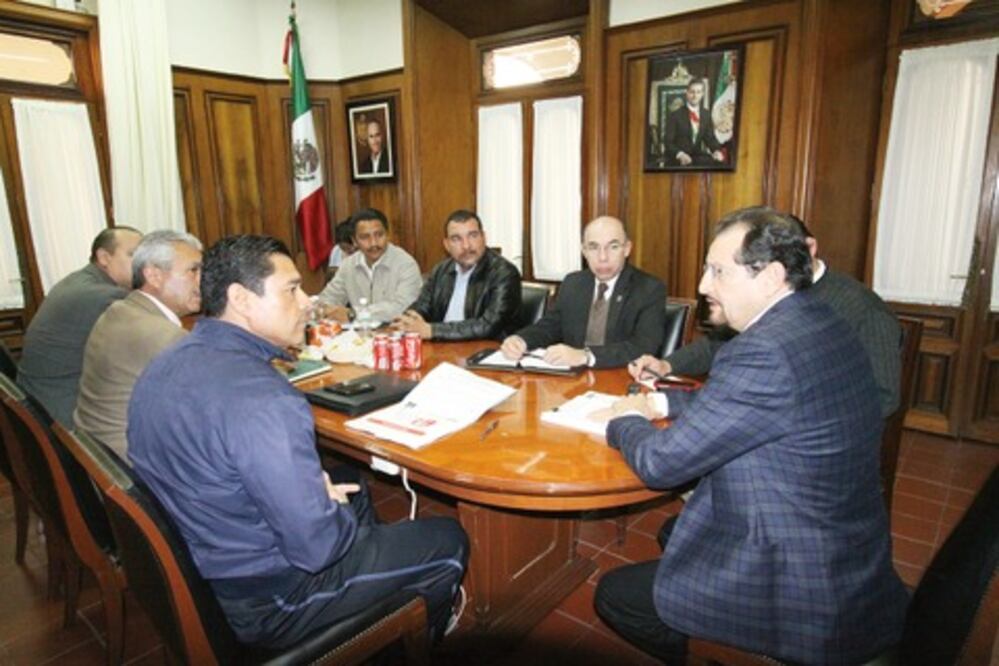 Buscan mejorar vías de comunicación 