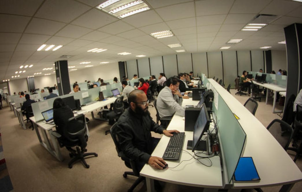 En Hidalgo, Tlaxcala, Puebla, Morelos, Querétaro y Guanajuato los pronósticos de contratación más optimistas se presentan en los sectores de comunicaciones y transporte, así como en la industria de manufactura (ARCHIVO. EL UNIVERSAL)