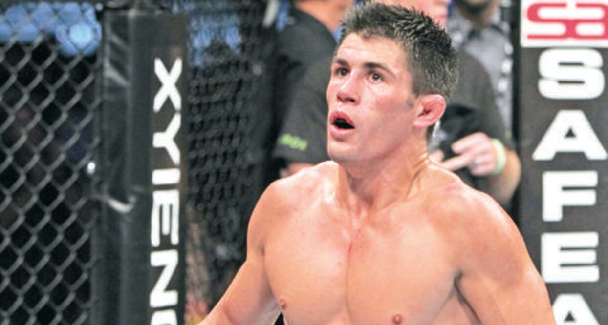 Bajan del ring, toman micrófono