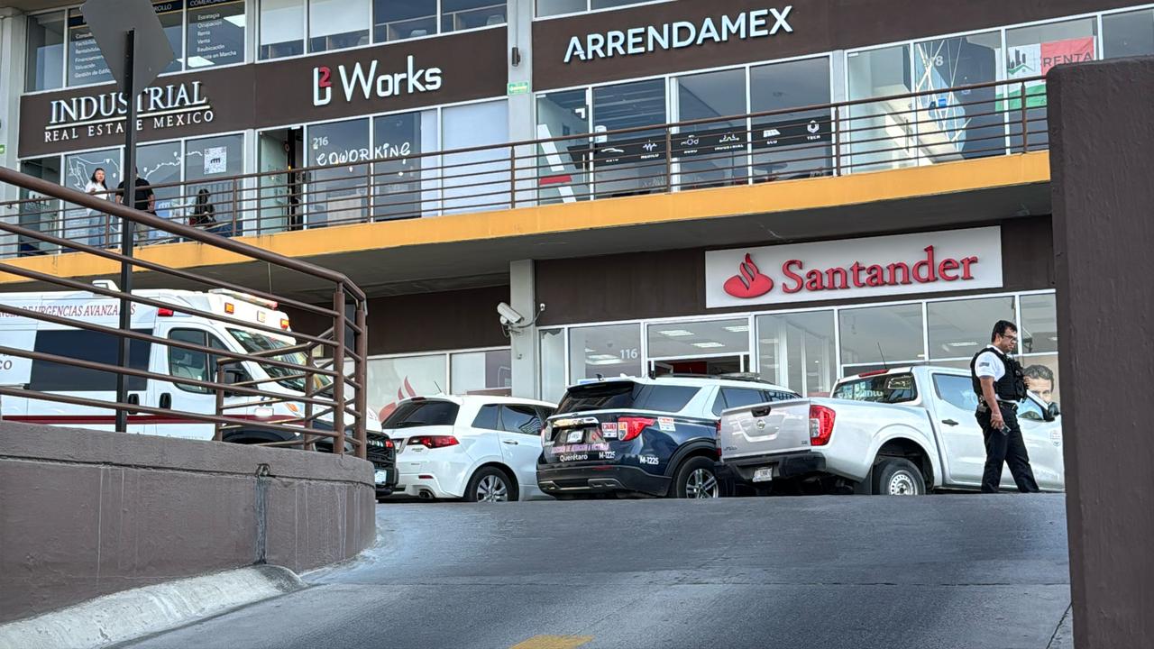 Ladrones huyen en bicicleta tras despojar a una persona de más de cien mil pesos en efectivo