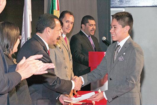 La UVM reconoce a alumnos destacados