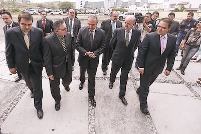 Saludos y abrazos efusivos iluminaron 