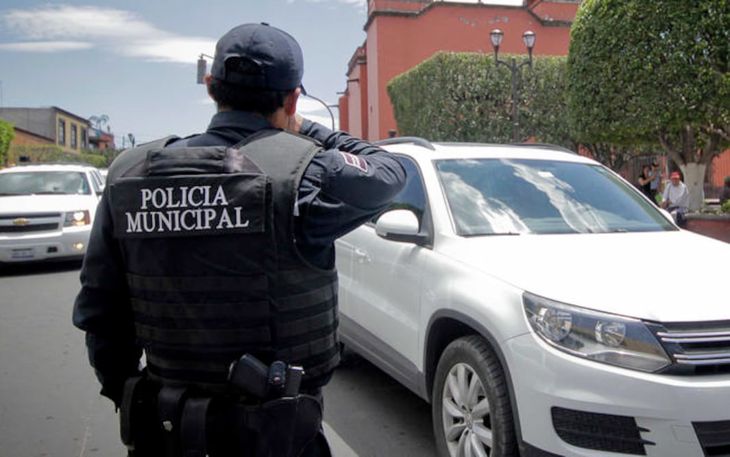 El primer detenido fue un hombre de 37 años, a quien sorprendieron al intentar abrir la cajuela de un carro (ARCHIVO. EL UNIVERSAL)