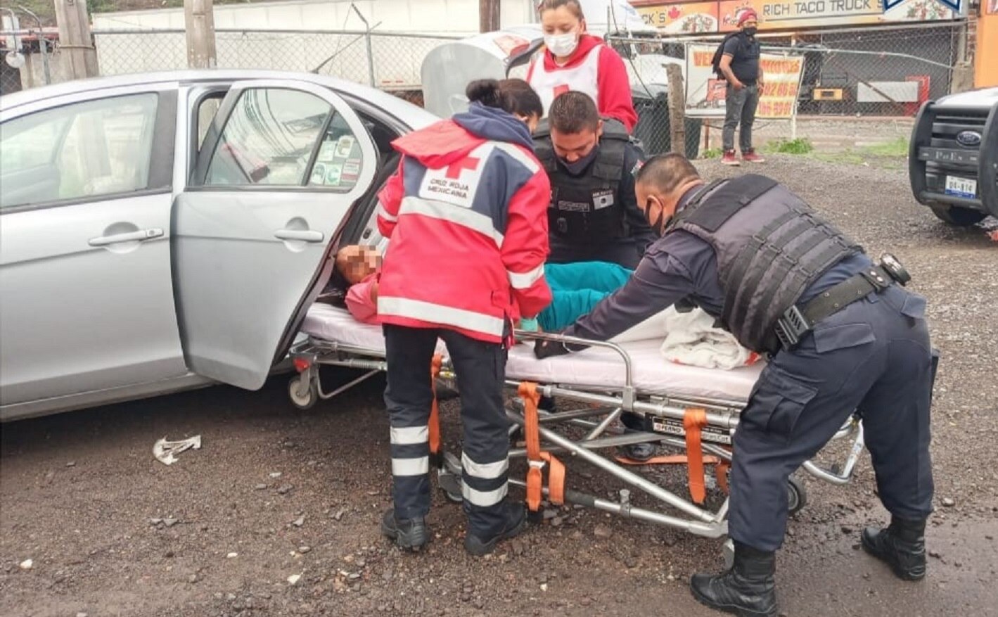 Nace un niño en la autopista México–Querétaro