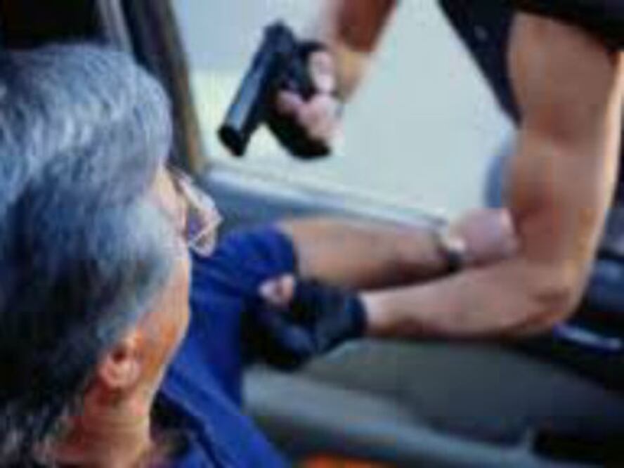 Vecinos denuncian alza en asaltos