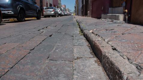 Ya investigan por qué se hunde el suelo en el Centro Histórico
