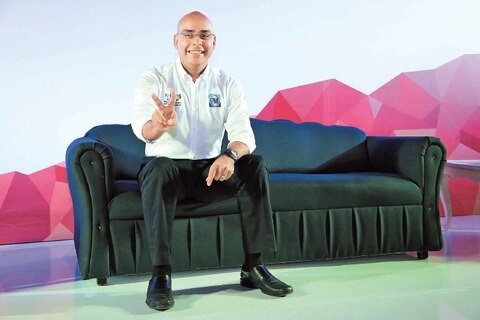 Aguilar Vega promete apoyos para mujeres