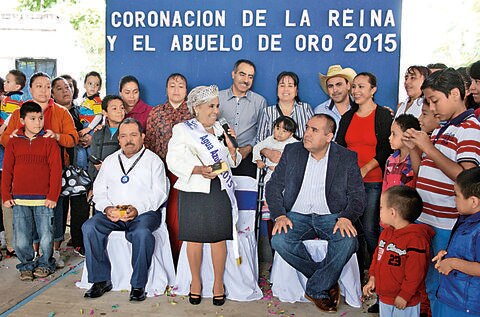Celebra el DIF a adultos mayores