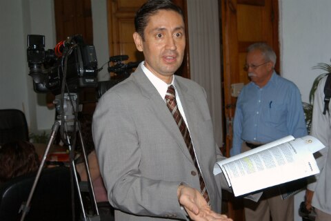 Ampara Tribunal a titular de Defensoría