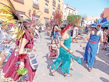 Alistan bailes para la Santa Cruz