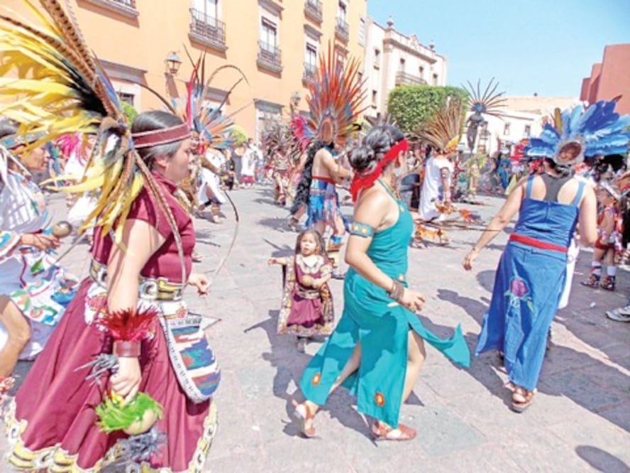 Alistan bailes para la Santa Cruz