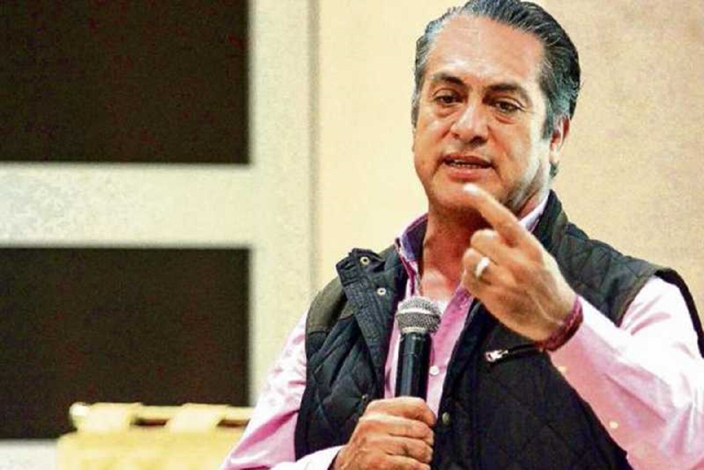 "El Bronco" pide licencia como gobernador de NL