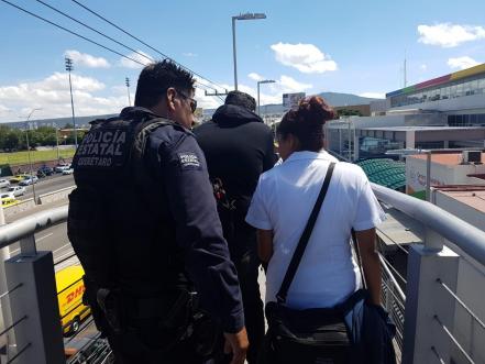 #Avance| Detienen suicidio en avenida 5 de febrero