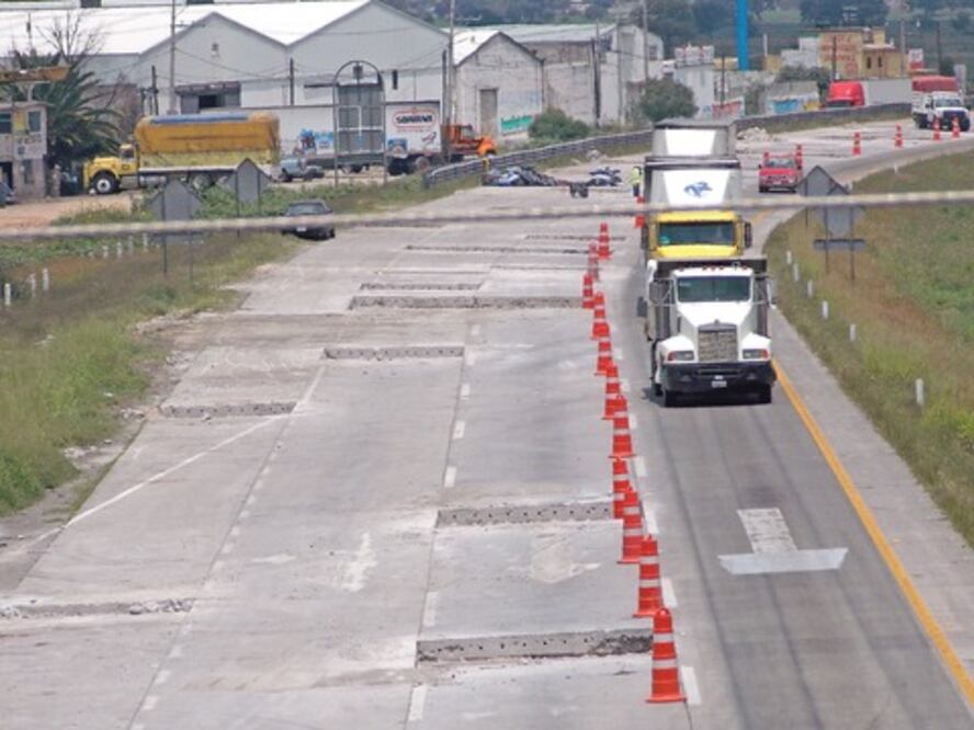 Repara Capufe tramo carretero de la Querétaro-México
