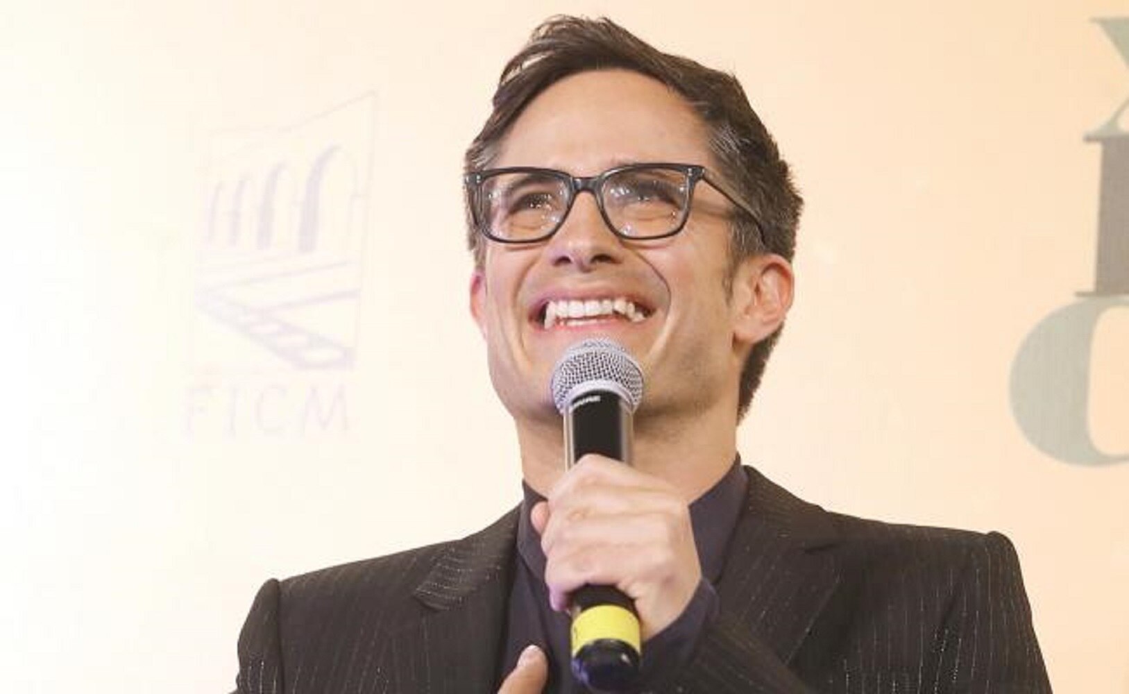 México merece soluciones: Gael García