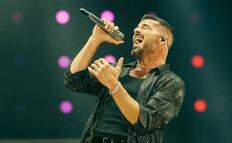 Ricky Martin interrumpe concierto tras incidente con gas lacrimógeno en el escenario